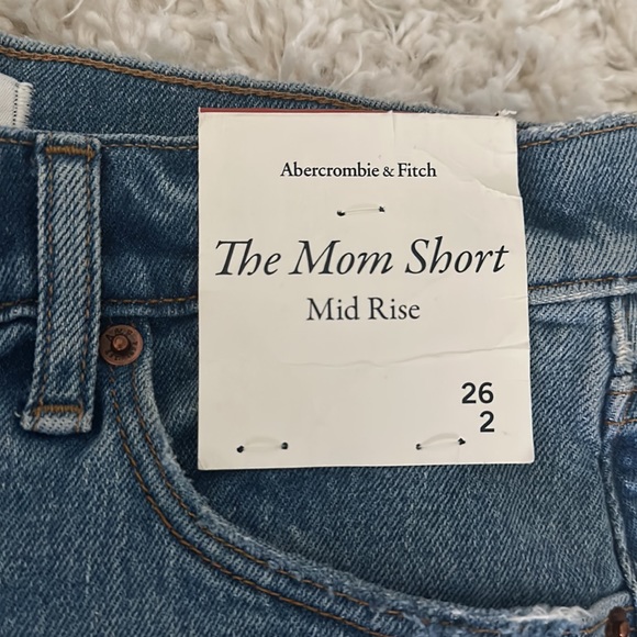 Abercrombie Mid Rise Mom Shorts - Picture 5 of 5